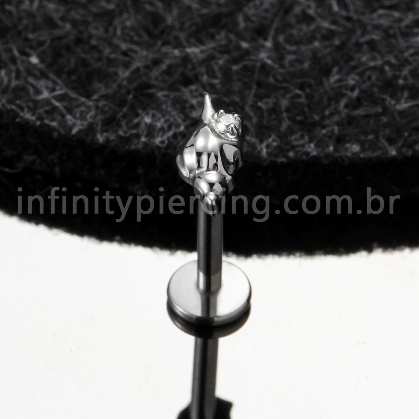 Piercing Labret Titânio Concha