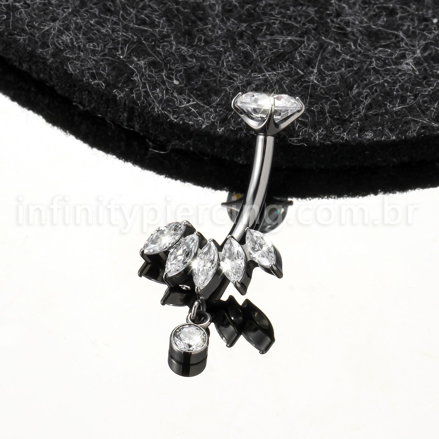 Piercing Banana Titânio Zircônia Cravejada Com Pingente