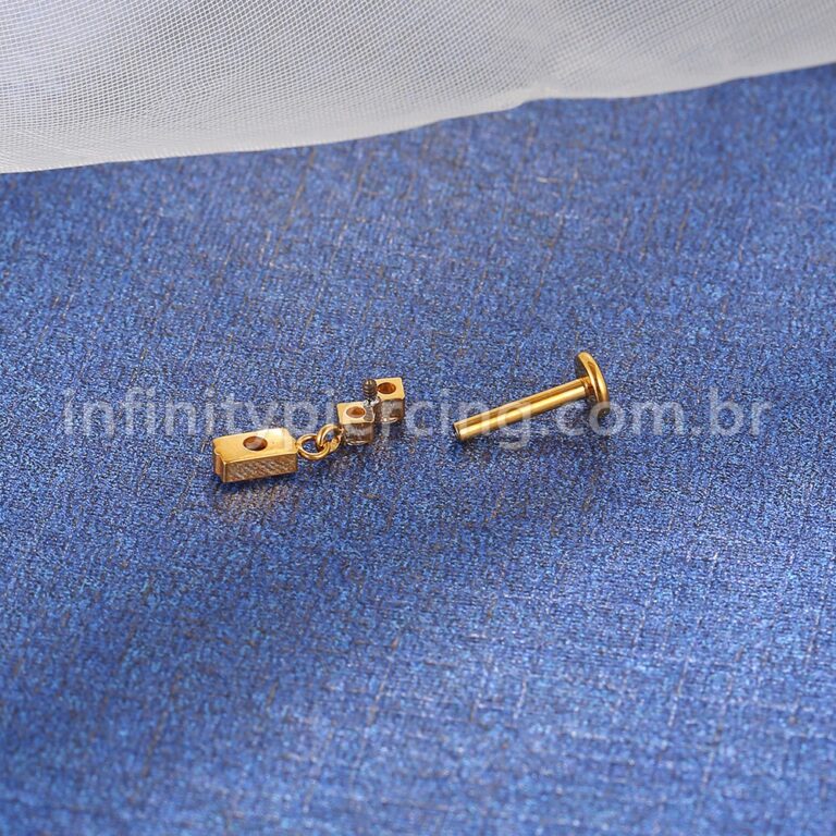 Piercing Labret Titânio Zircônia Cravejada Com Pingente Quadrado