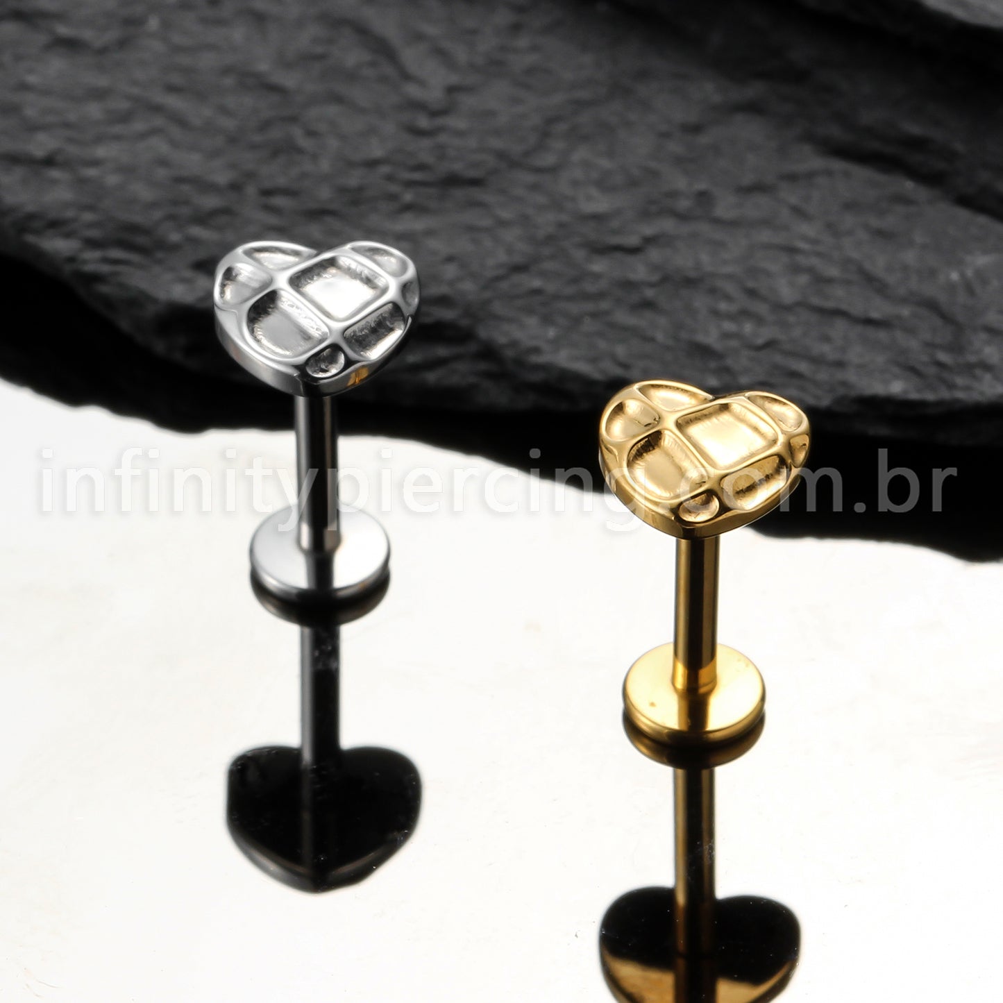 Piercing Labret Titânio Coração Jogo Da Velha