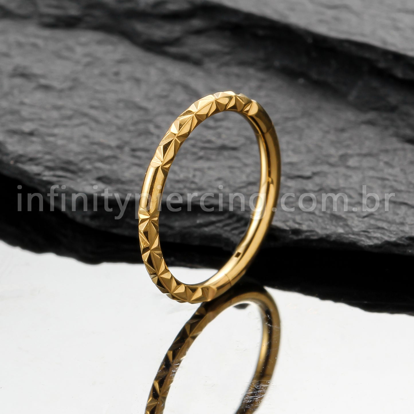 Piercing Argola Titânio Detalhada