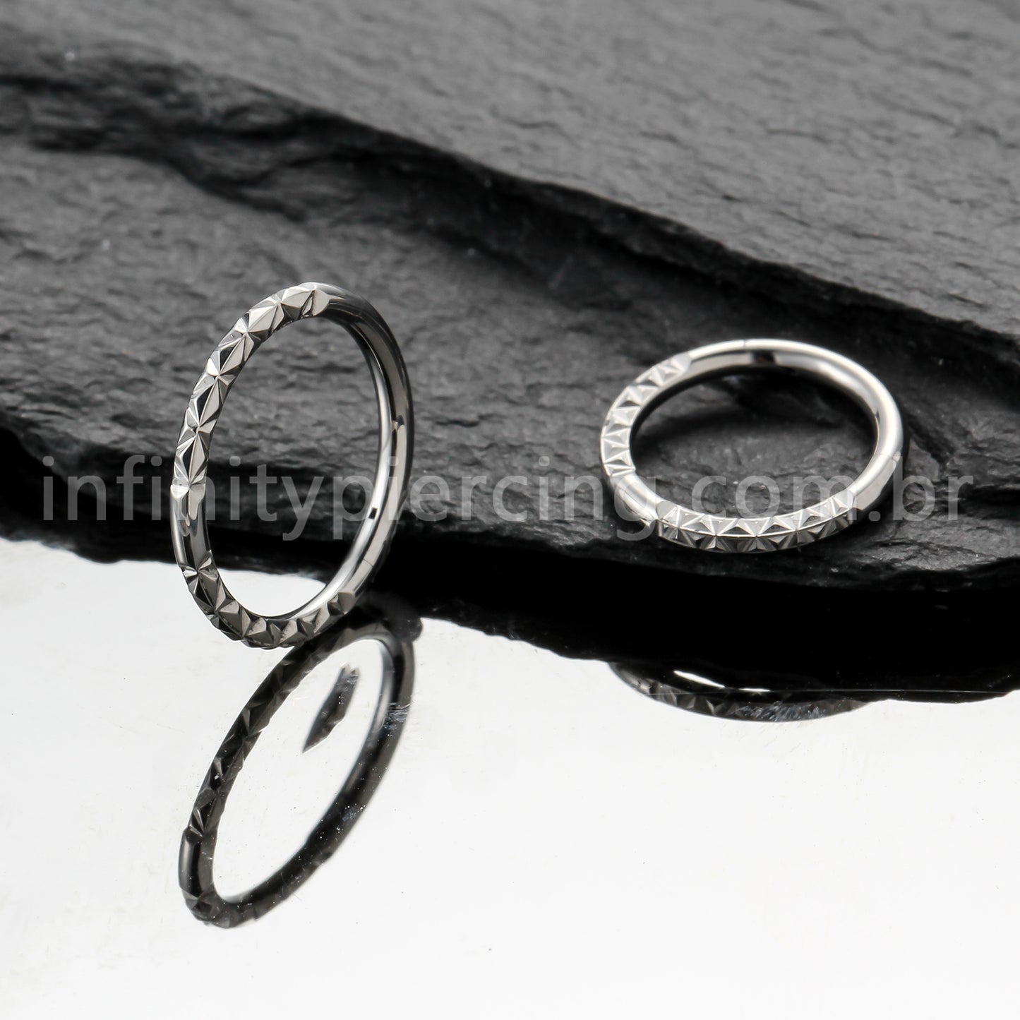Piercing Argola Titânio Detalhada