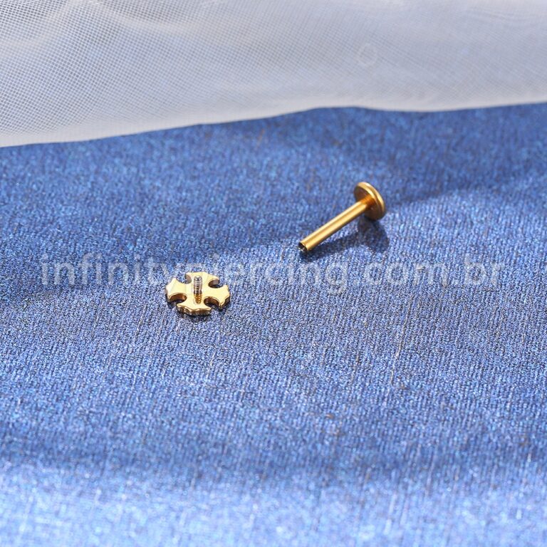Piercing Labret Titânio Cruz De Malta