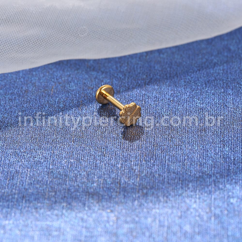 Piercing Labret Titânio Trevo 4 Folhas