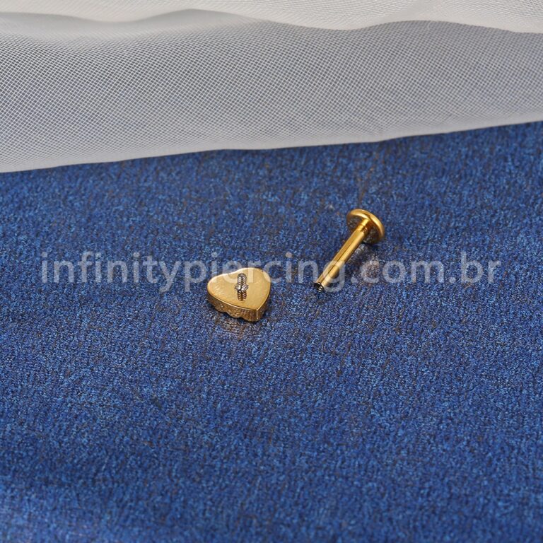 Piercing Labret Titânio Coração