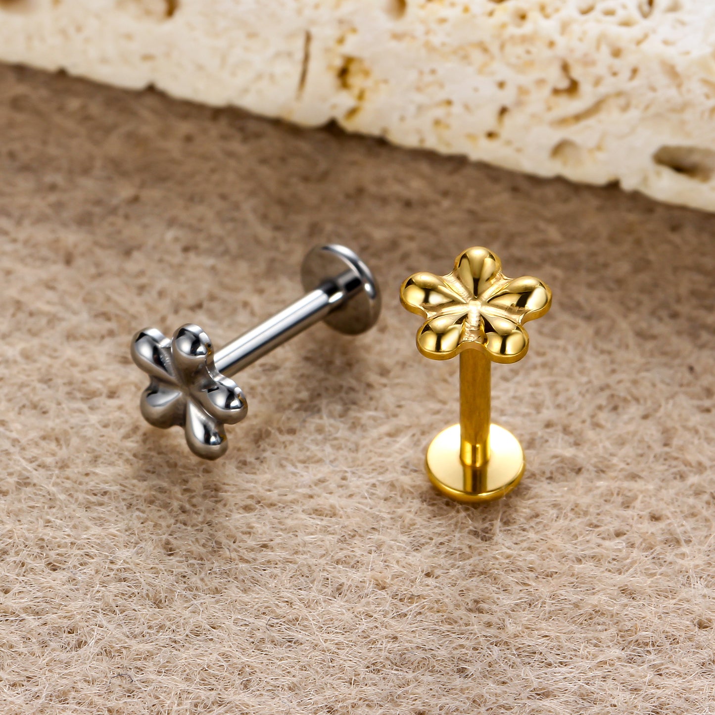 Piercing Lábio Minimalista Flor Titânio Resistente