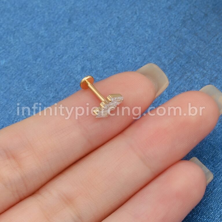 Piercing Labret Titânio 3 Pedras Zircônias Cravejadas