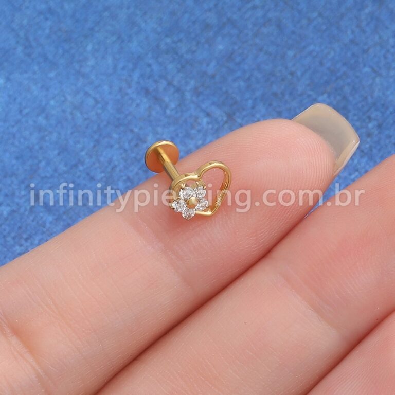 Piercing Labret Titânio Coração Com Flor De Zircônia