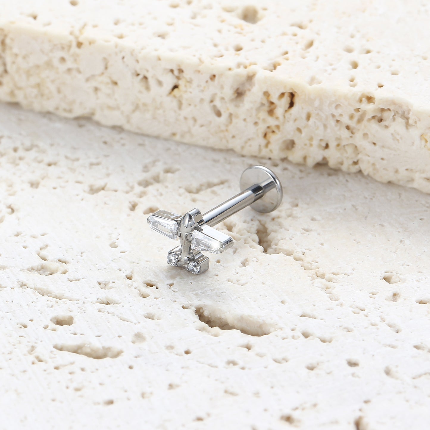 Piercing Labret Titânio G23 Joia Minimalista e Elegante
