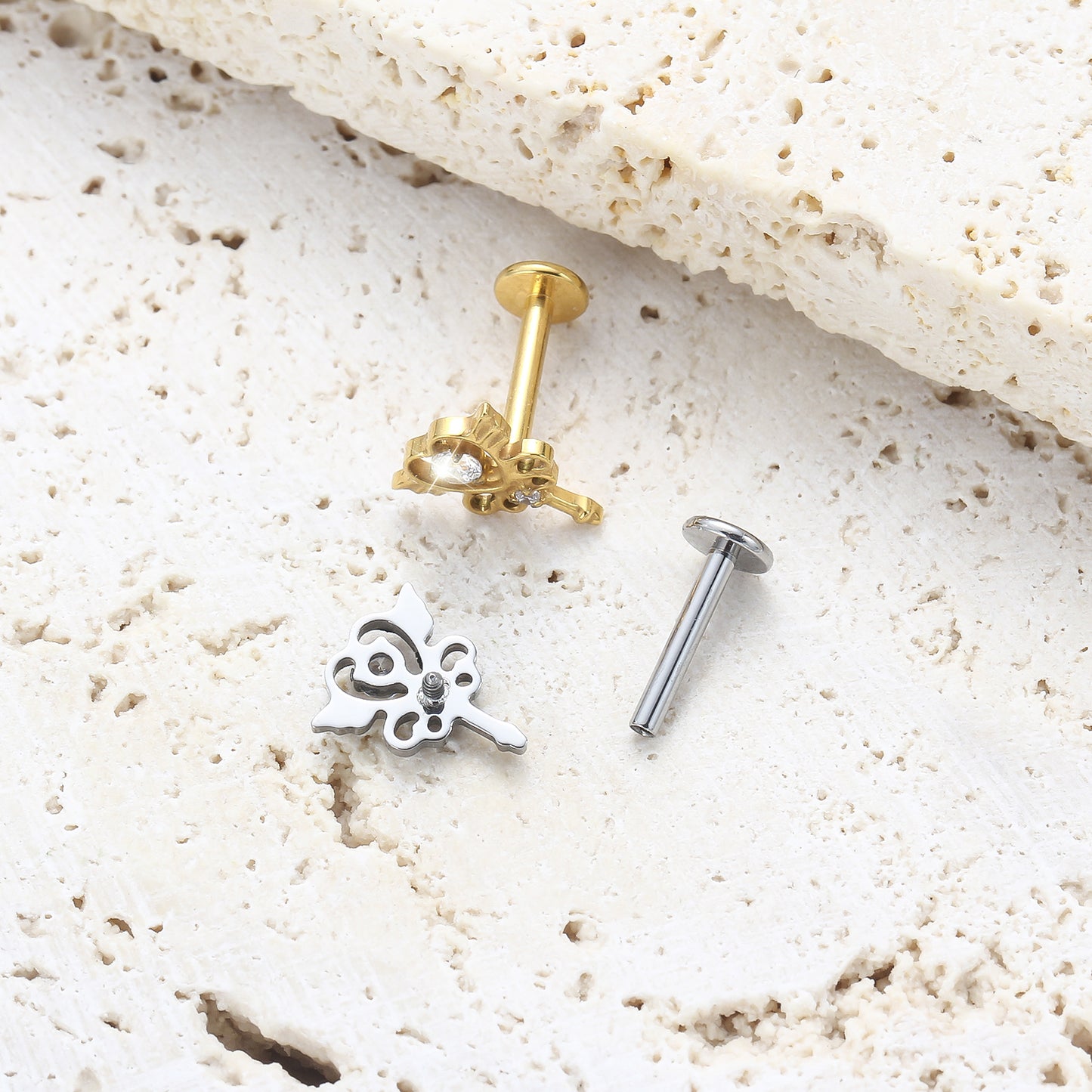 Piercing Labret em Titânio G23 com Duas Zircônias Simétricas de Brilho Suave, Design Minimalista Sofisticado