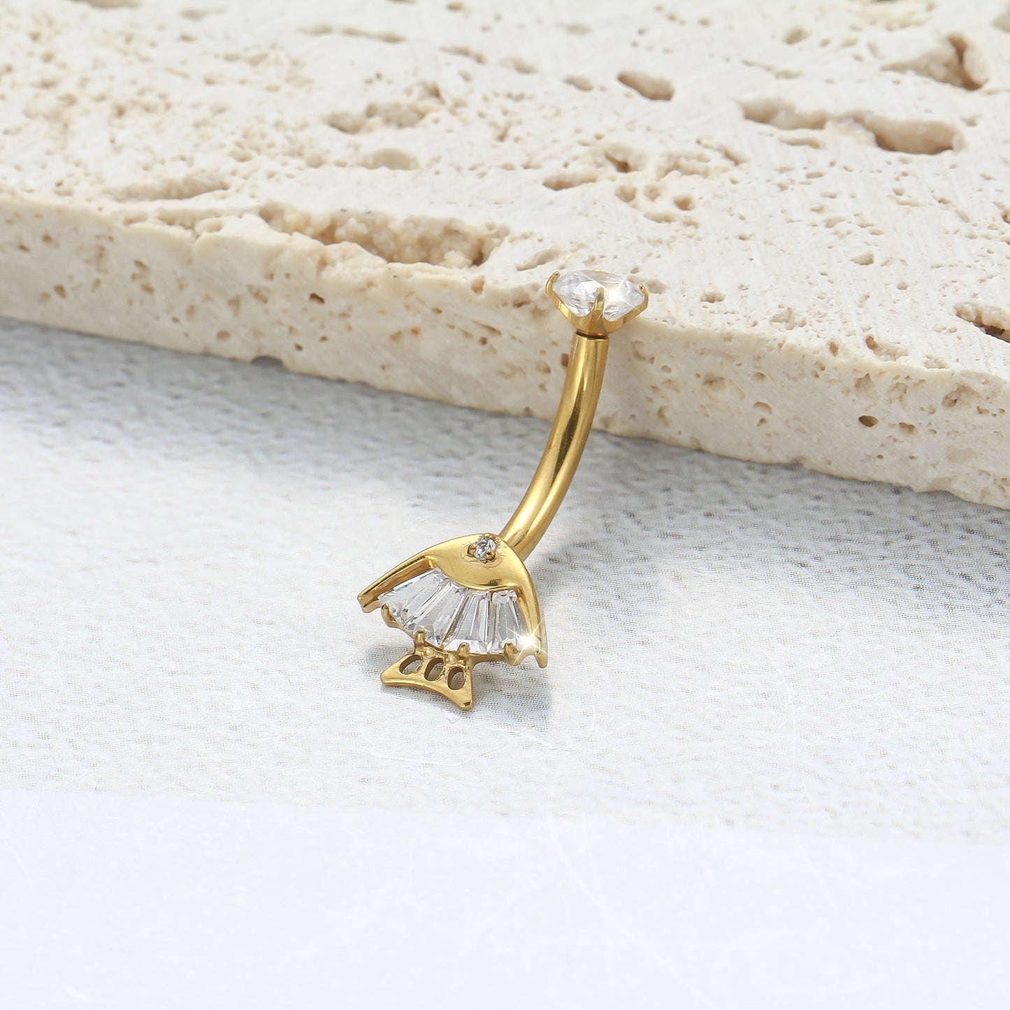 Piercing de Umbigo em Titânio G23 com Duplo Brilho de Zircônia e Detalhe Geométrico – Design Moderno e Elegante