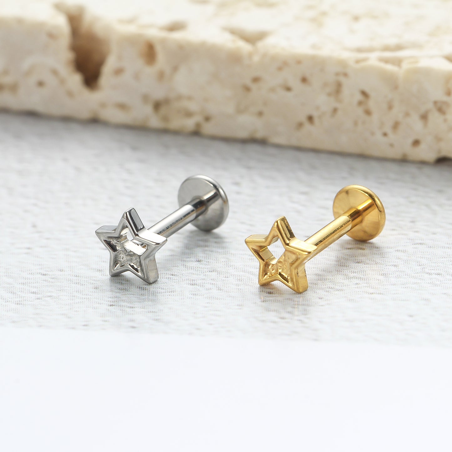 Piercing Labial em Titânio G23 em Formato de Estrela