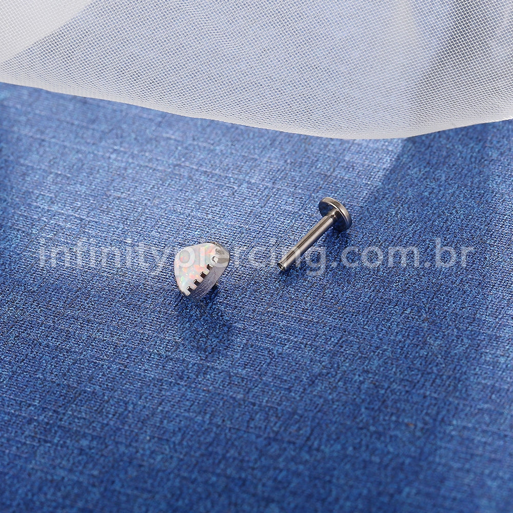 Piercing  Labret Titânio Coração Opala