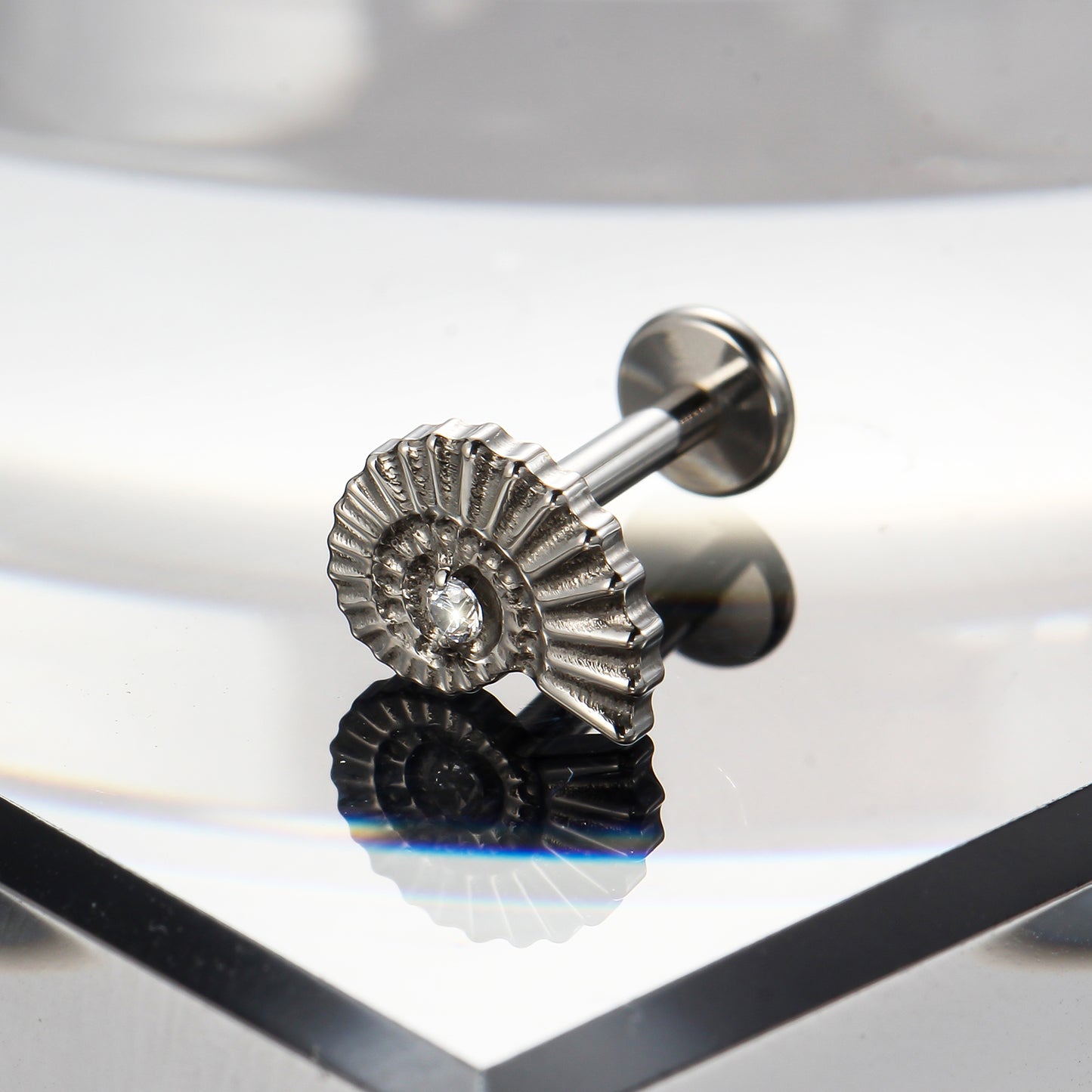 Piercing Labial em Titânio G23 Design Semi-Espiral