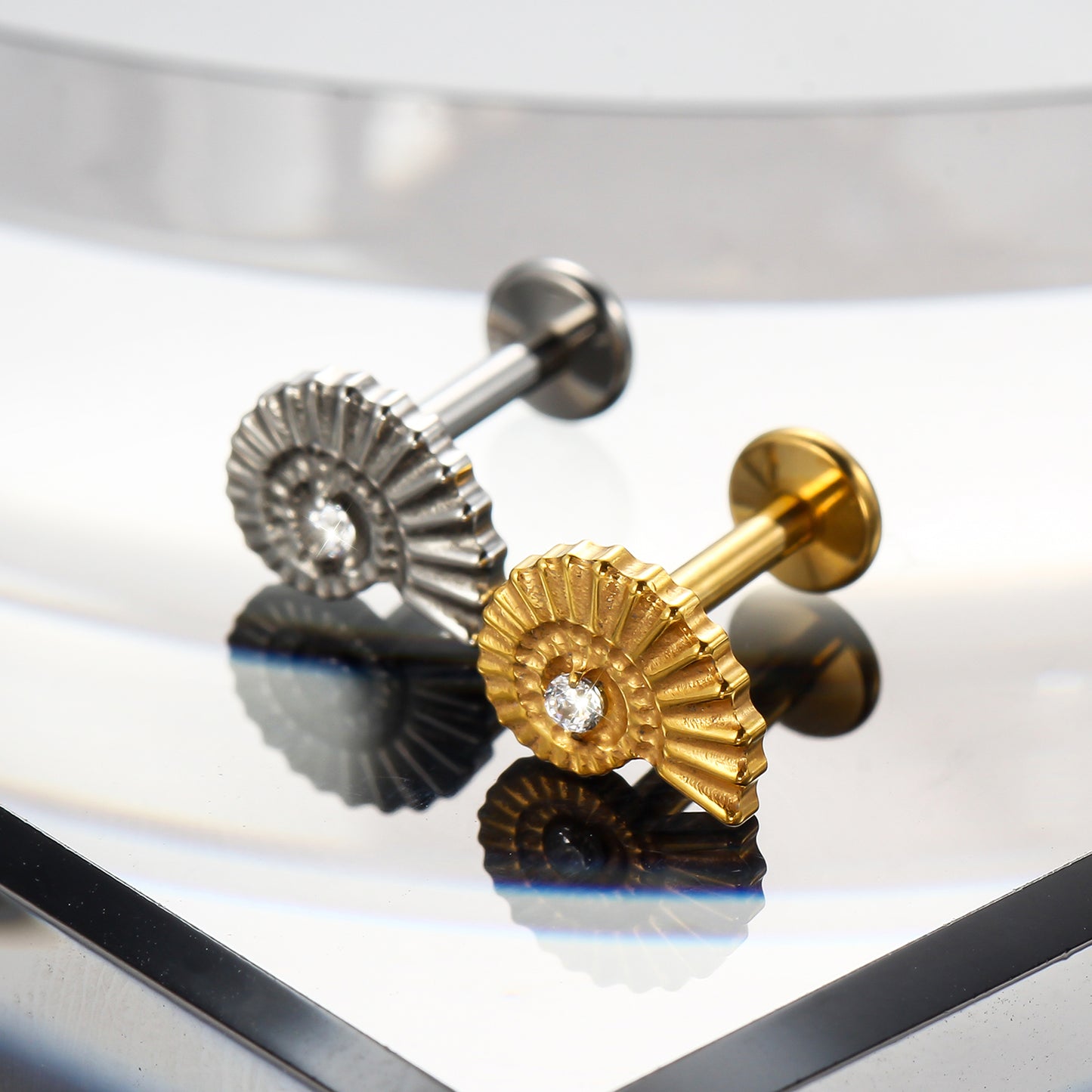 Piercing Labial em Titânio G23 Design Semi-Espiral