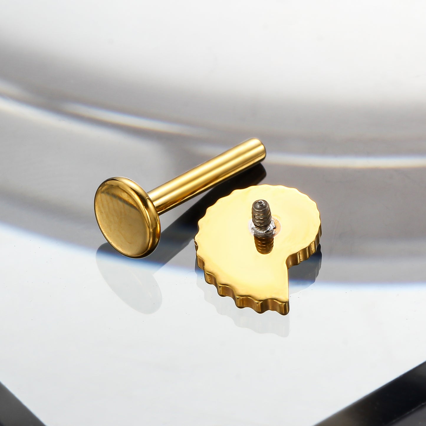Piercing Labial em Titânio G23 Design Semi-Espiral