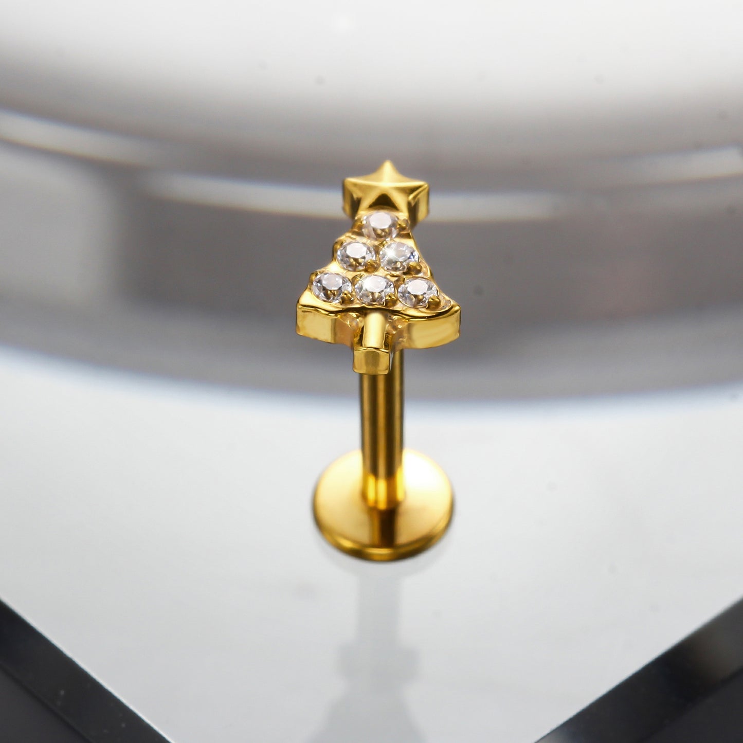 Piercing Labret Titânio G23 Design Delicado que Valoriza o Sorriso