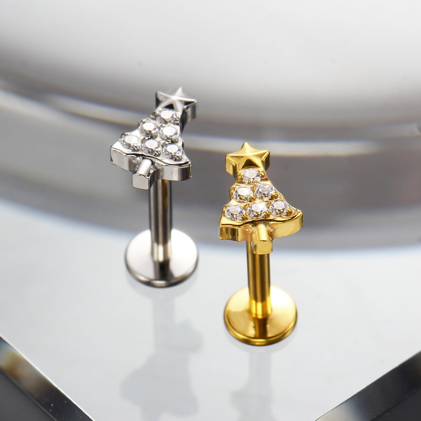 Piercing Labret Titânio G23 Design Delicado que Valoriza o Sorriso