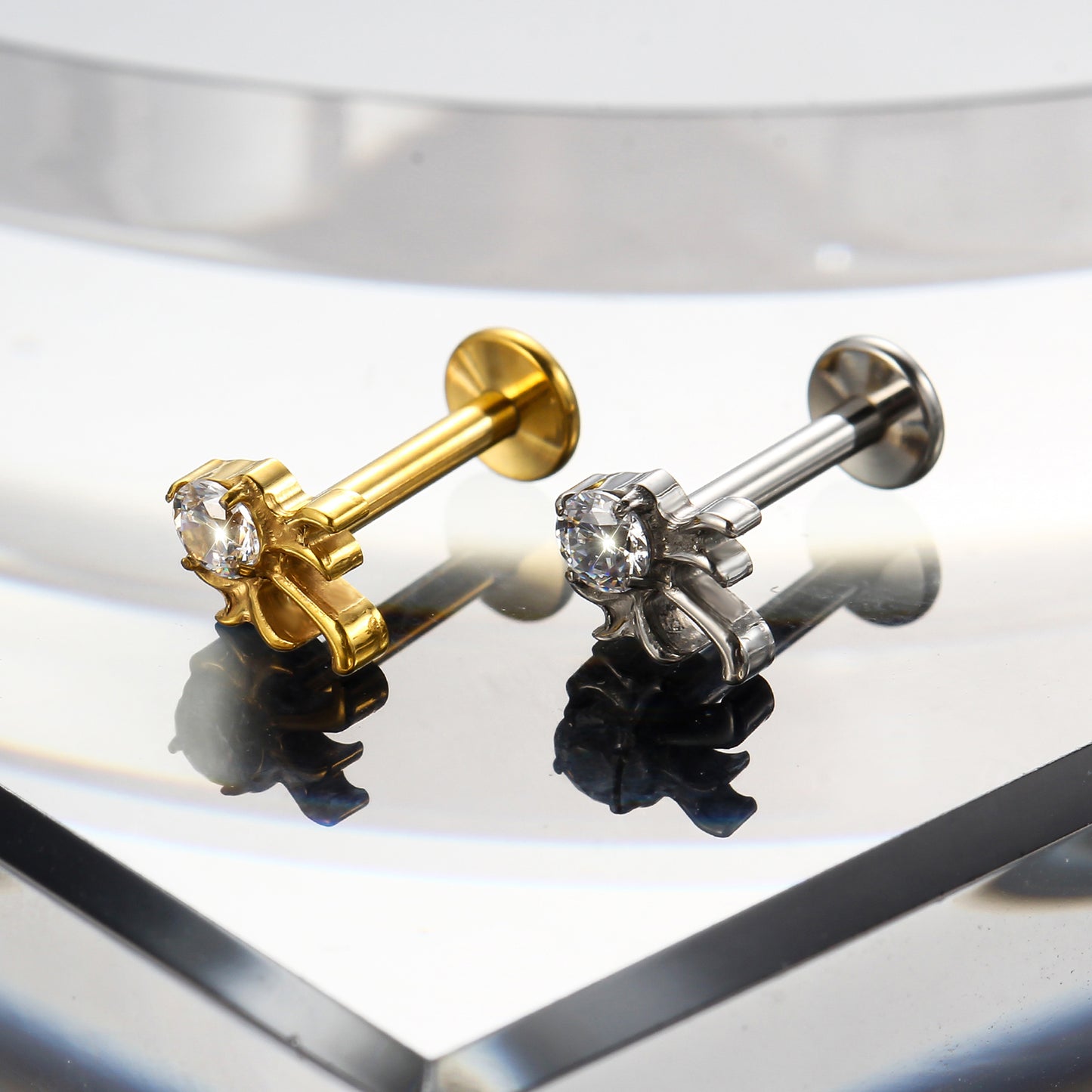 Piercing Labret Titânio G23 com Design Exclusivo e Brilho Sofisticado