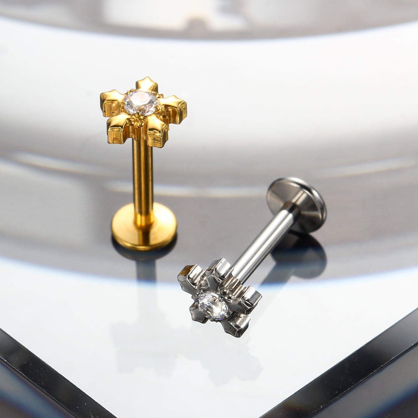 Piercing Labret Feminino Titânio G23 com Design Artístico e Moderno