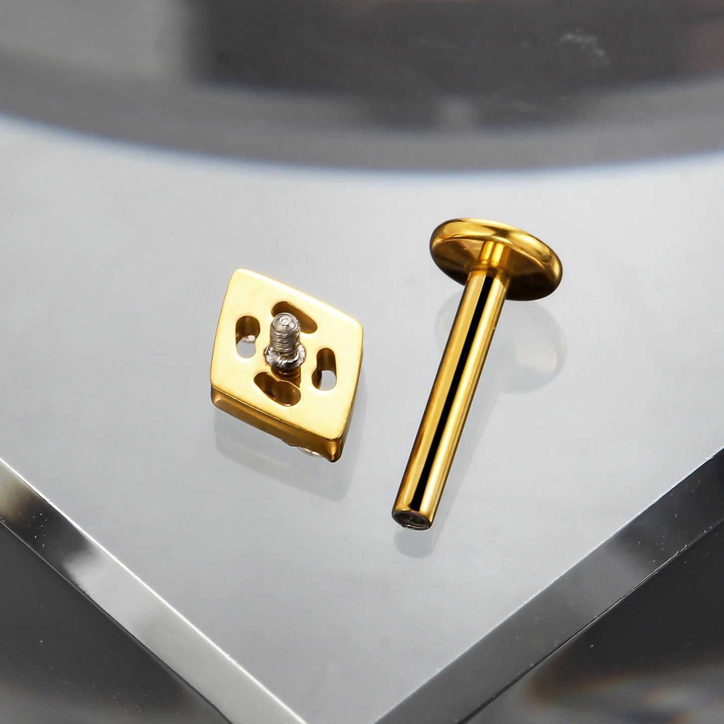 Piercing Labret Titânio G23 Inspiração Minimal Chic para Lábios