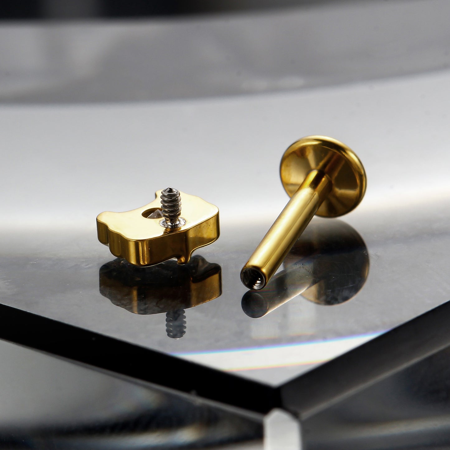 Piercing Labret Delicado para Lábio com Design Contemporâneo