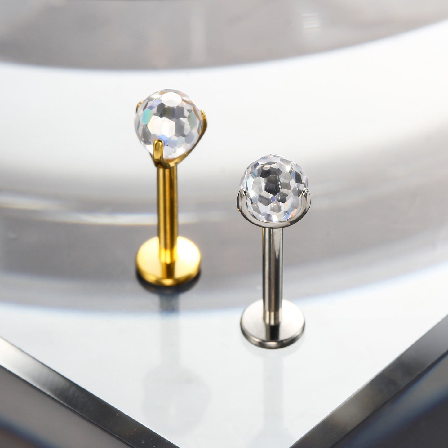 Piercing Labret com Zircônia Corte Diamante e Brilho Premium