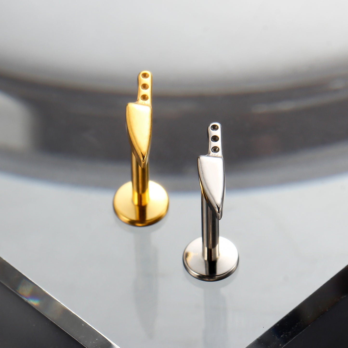 Piercing Labret Titânio G23 com Estética de Luxo Silencioso