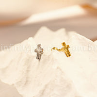 Piercing Labret Titânio Cruz Detalhado