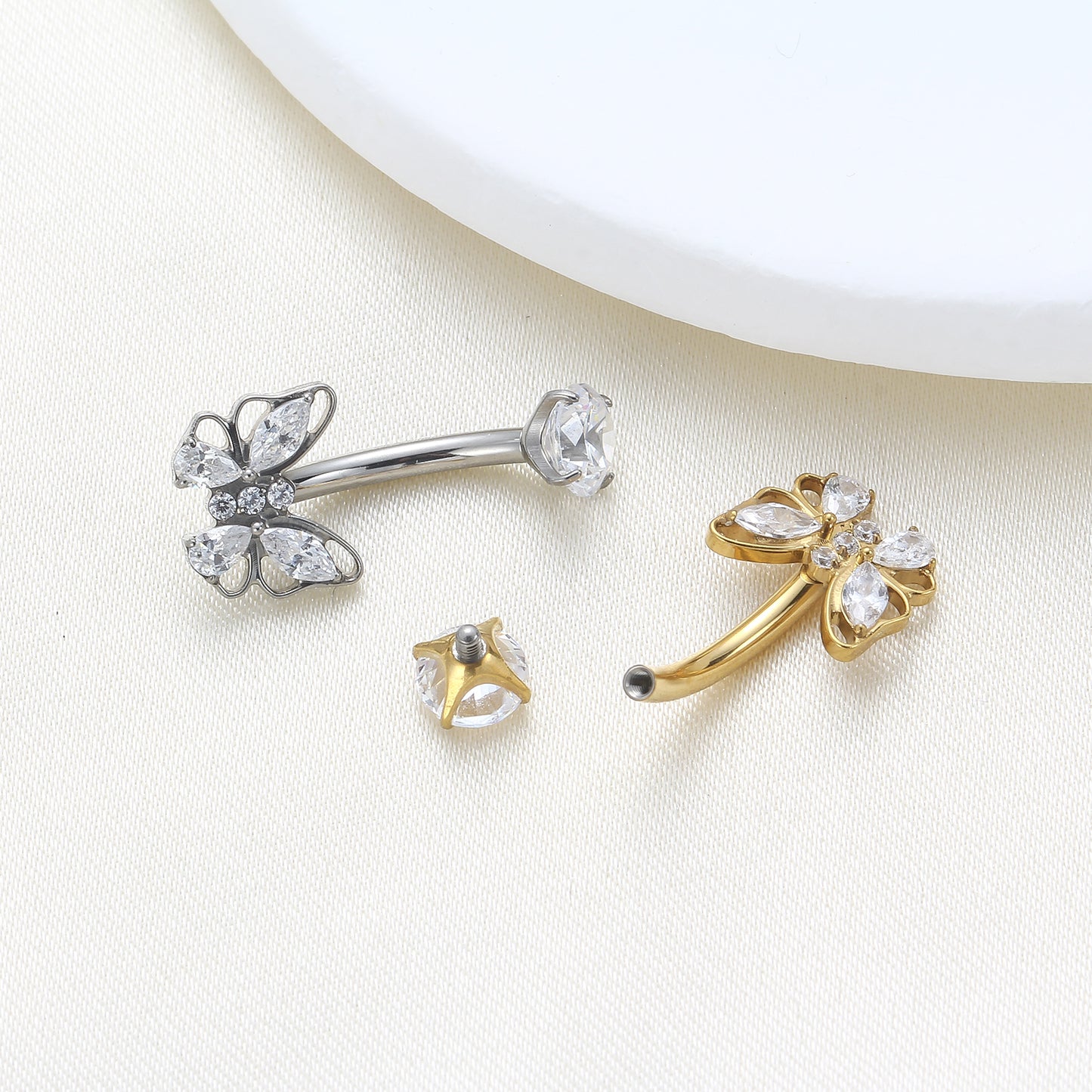 Piercing de Umbigo em Titânio G23 com Zircônia Central de Alto Brilho – Design Minimalista Elegante e Atemporal