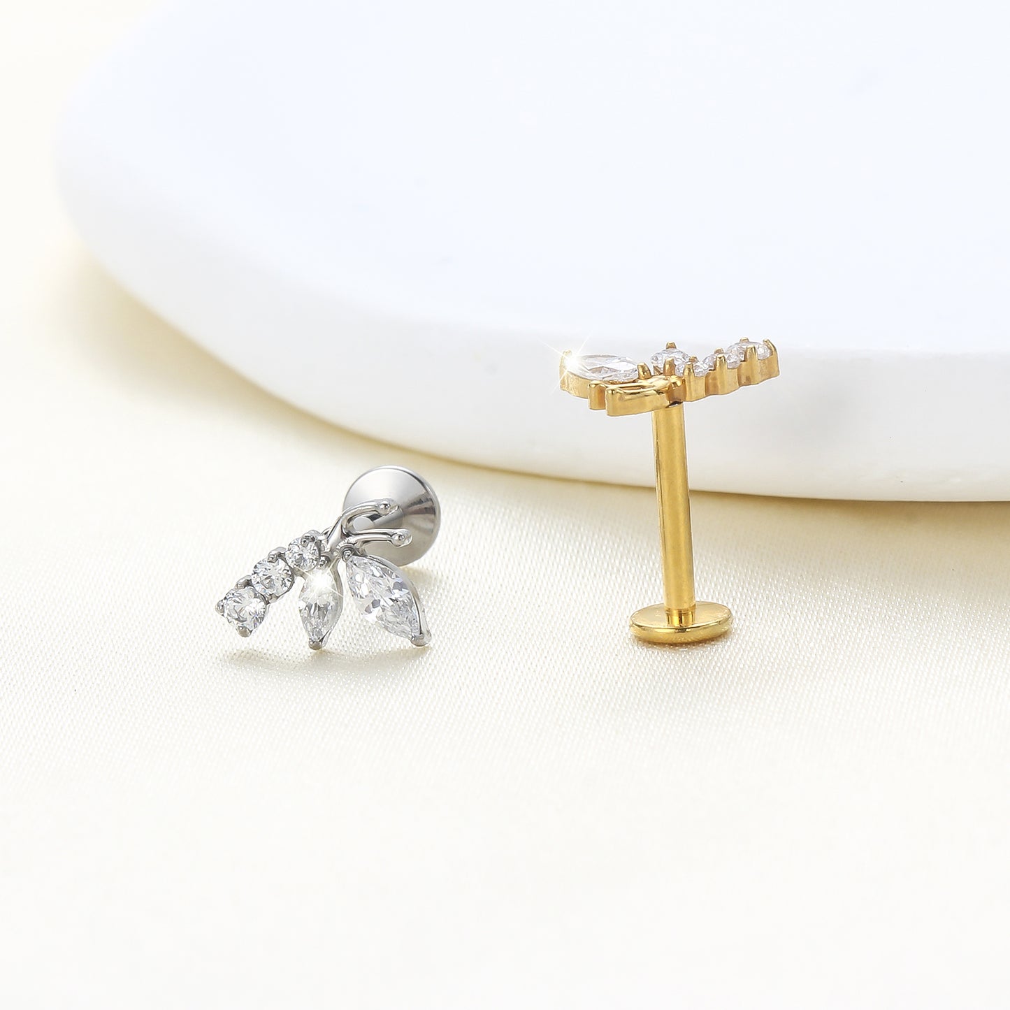 Piercing Labial em Titânio G23 com Design Contemporâneo