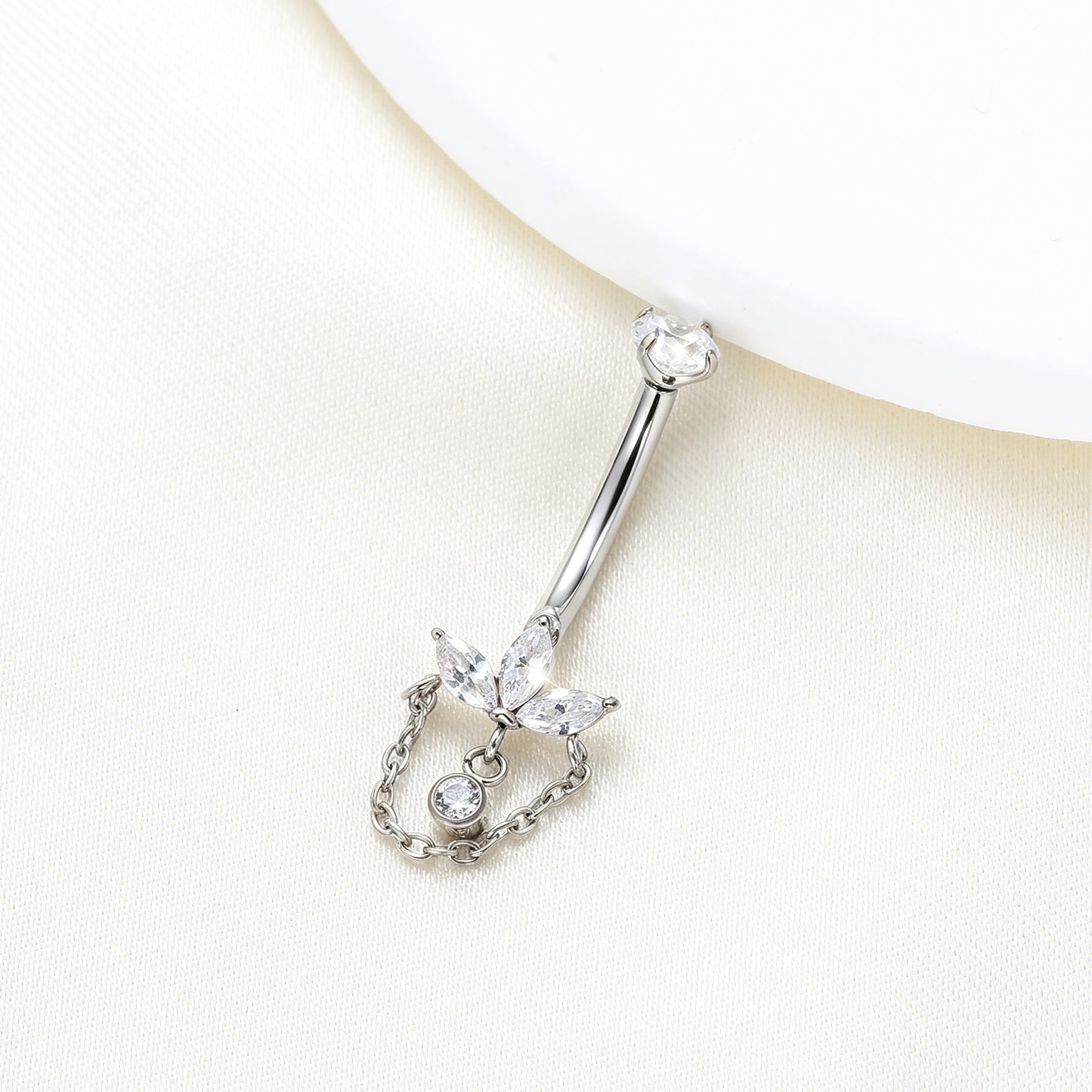 Piercing de Umbigo em Titânio G23 com Corrente Dupla, Zircônia e Pingente de Brilho Diamante – Design Luxuoso e Feminino