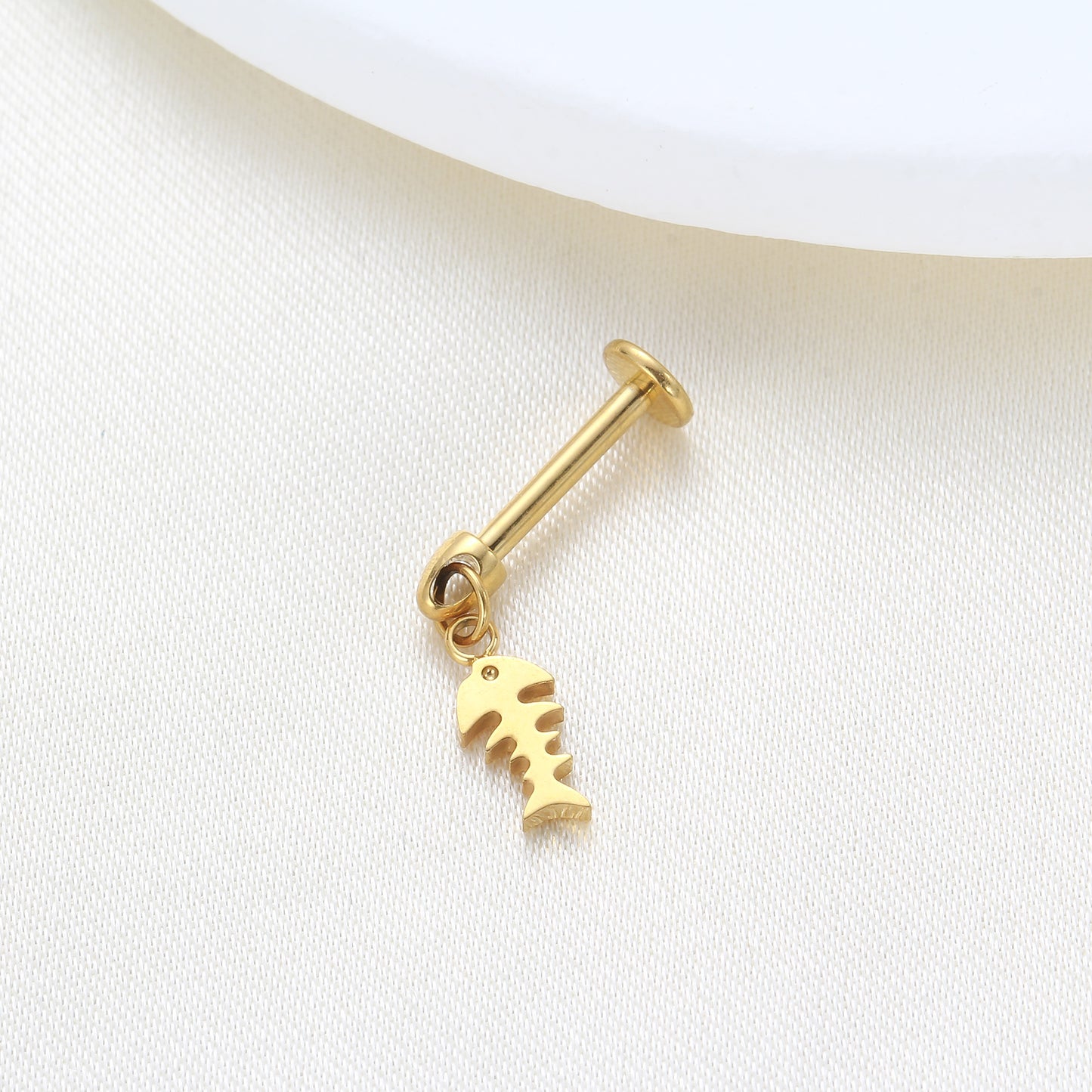 Piercing Helix em Titânio G23 com Acabamento Premium e Estilo Único