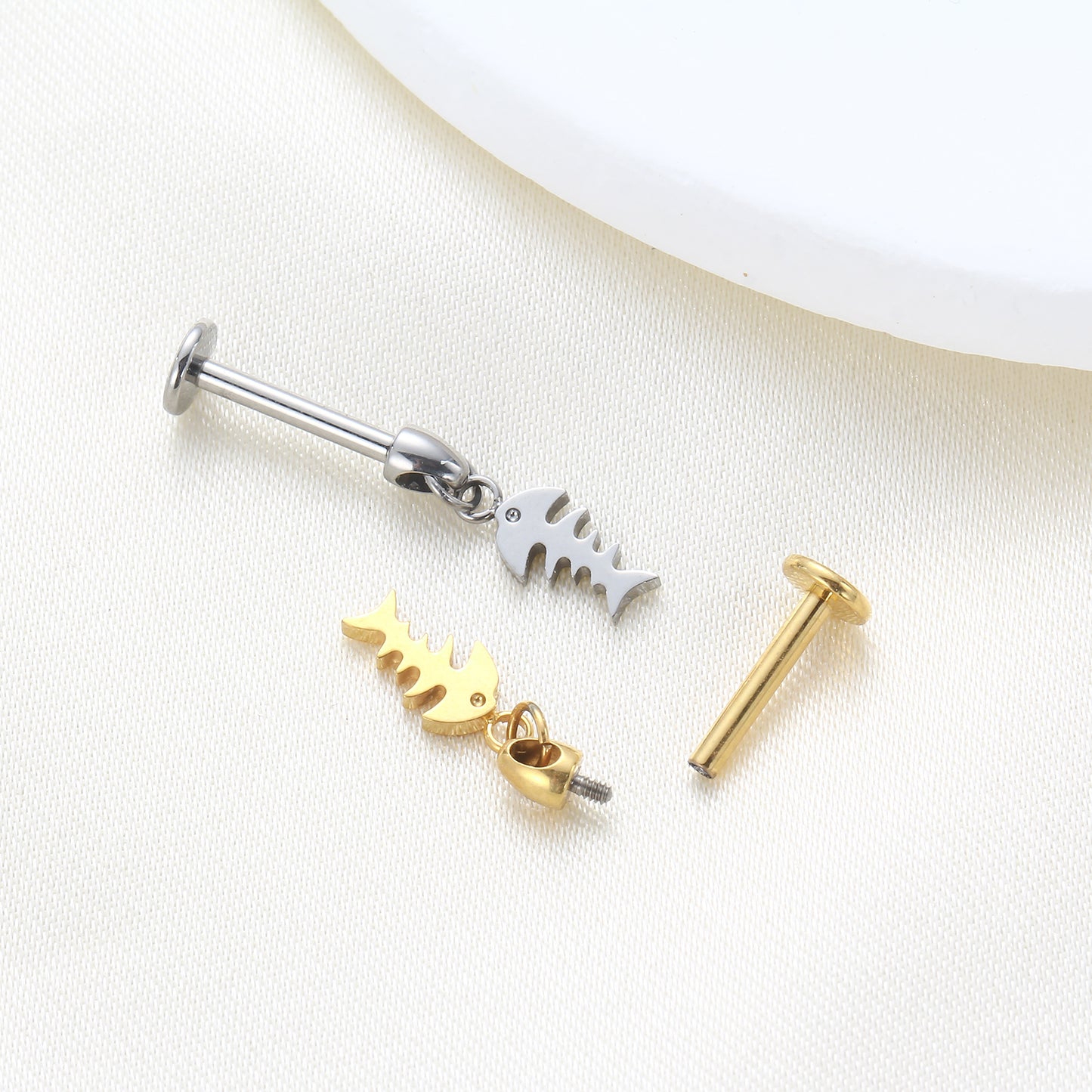 Piercing Helix em Titânio G23 com Acabamento Premium e Estilo Único