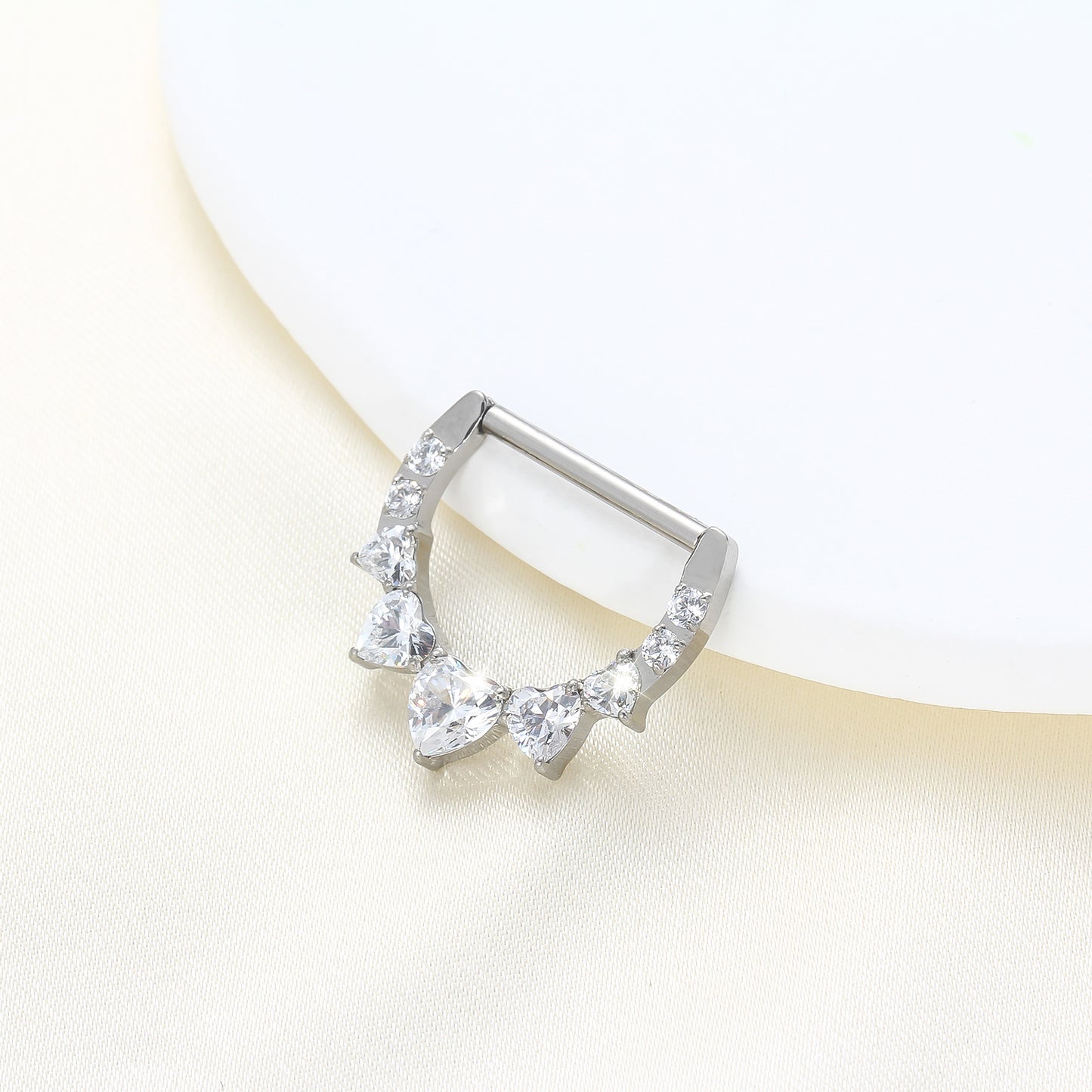Piercing de Titânio G23 com Zircônias – Design Curvo Moderno e Minimalista