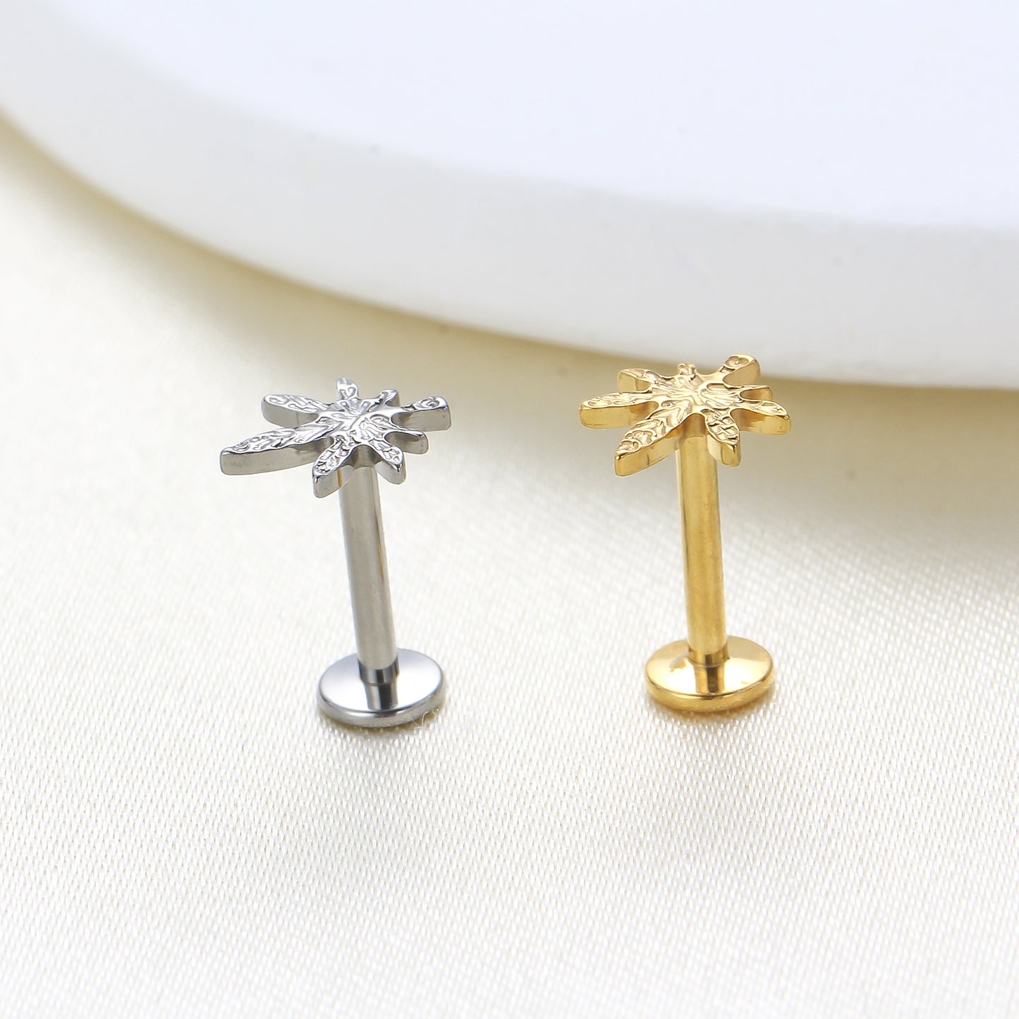 Piercing Labret Titânio G23 Joia Minimalista com Estilo Contemporâneo