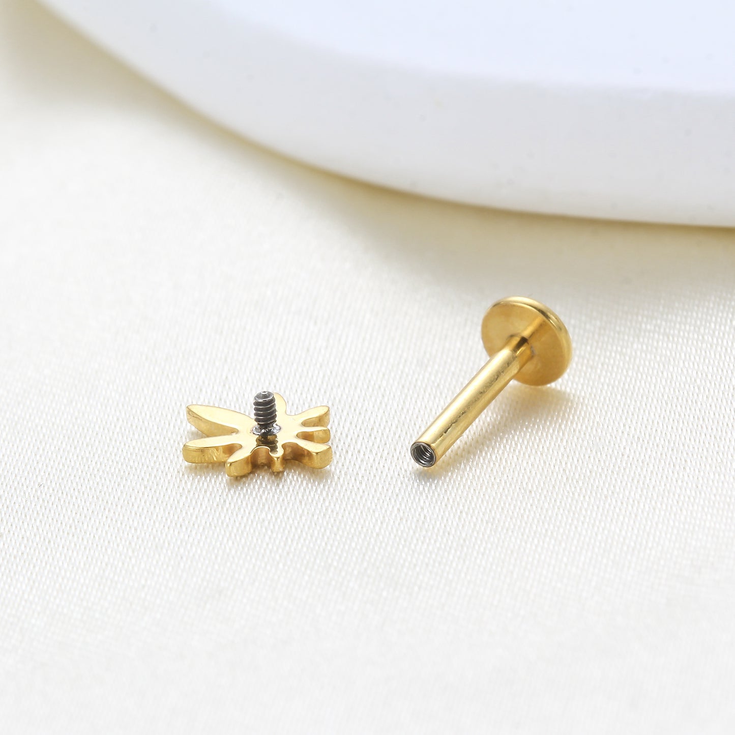 Piercing Labret Titânio G23 Joia Minimalista com Estilo Contemporâneo