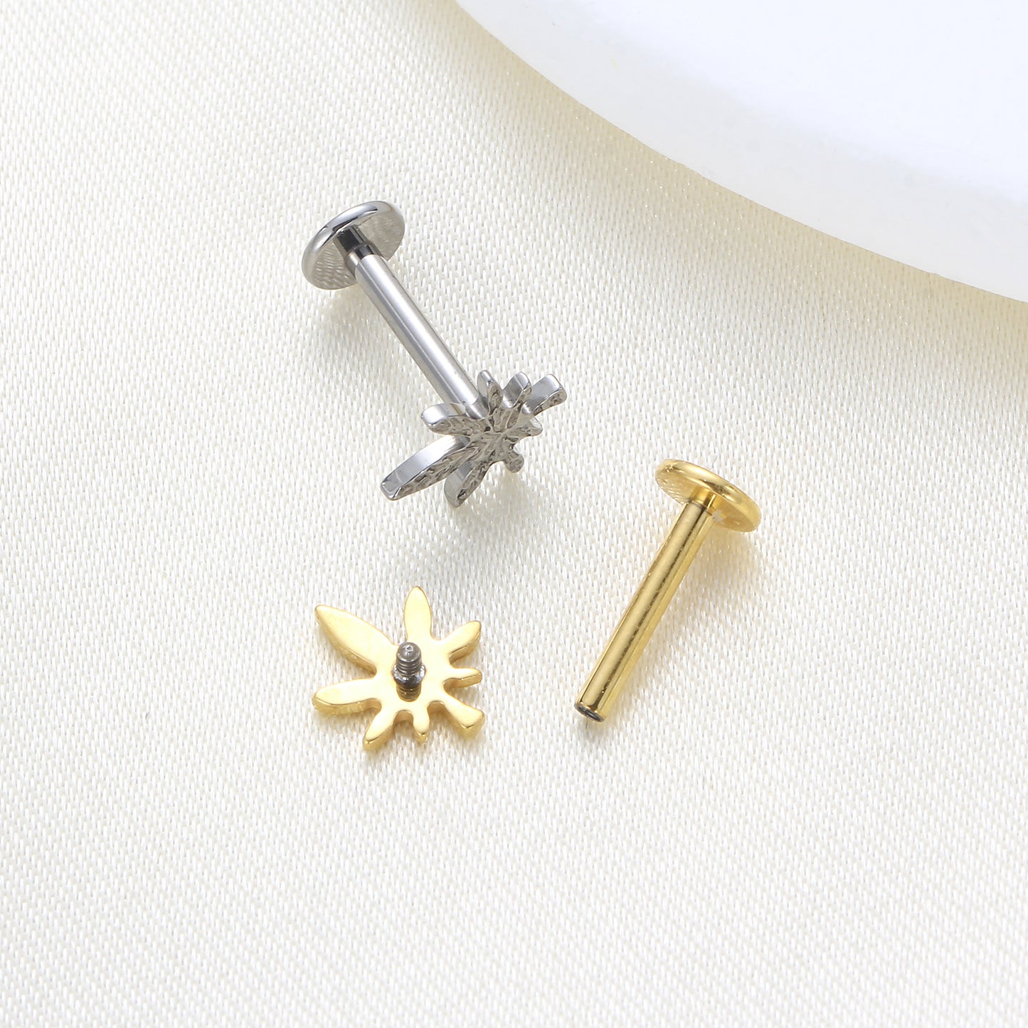 Piercing Labret Titânio G23 Joia Minimalista com Estilo Contemporâneo