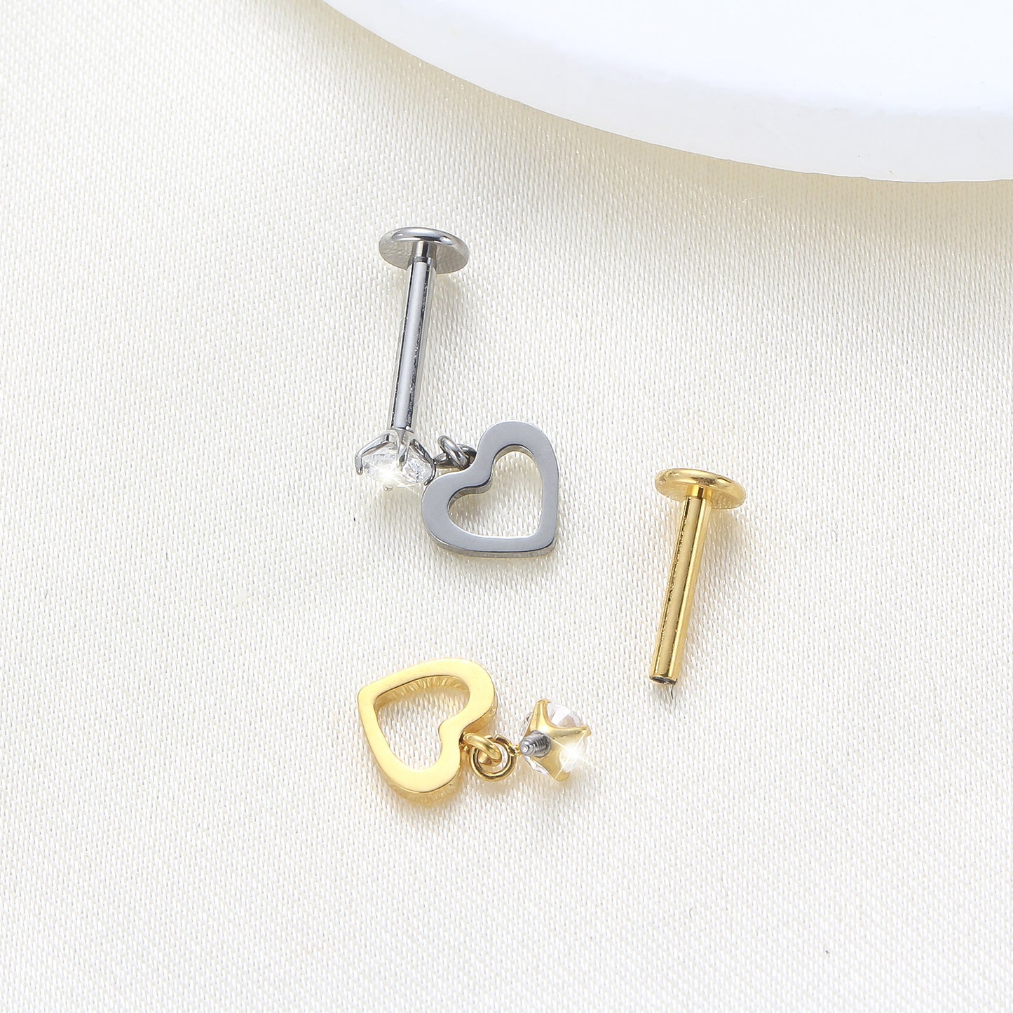 Piercing Labret Titânio G23 Pequeno Detalhe, Grande Personalidade