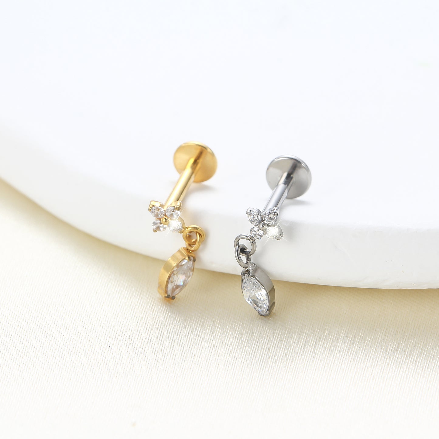 Piercing Labret Feminino com Brilho Sutil e Charme Sofisticado