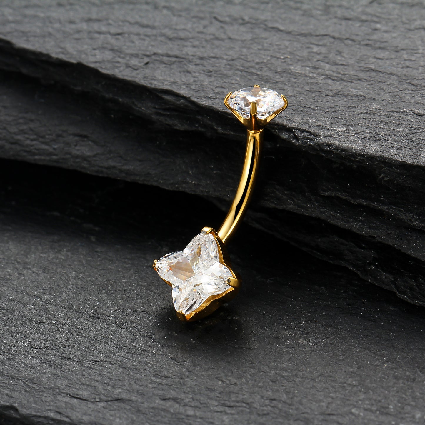 Piercing de Umbigo com Elegância Tropical e Brilho Delicado
