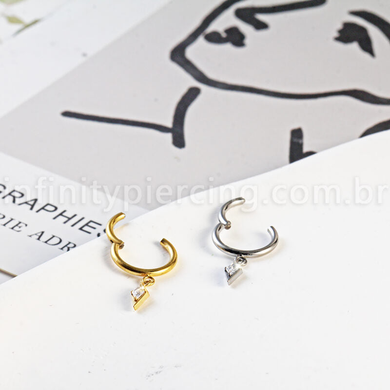 Piercing Argola Titânio Segmento Articulado Com Pingente Deltoid
