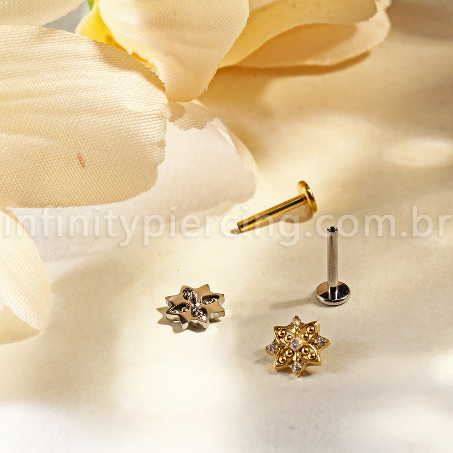 Piercing Labret Titânio Estrela Com Zircônia Cravejada