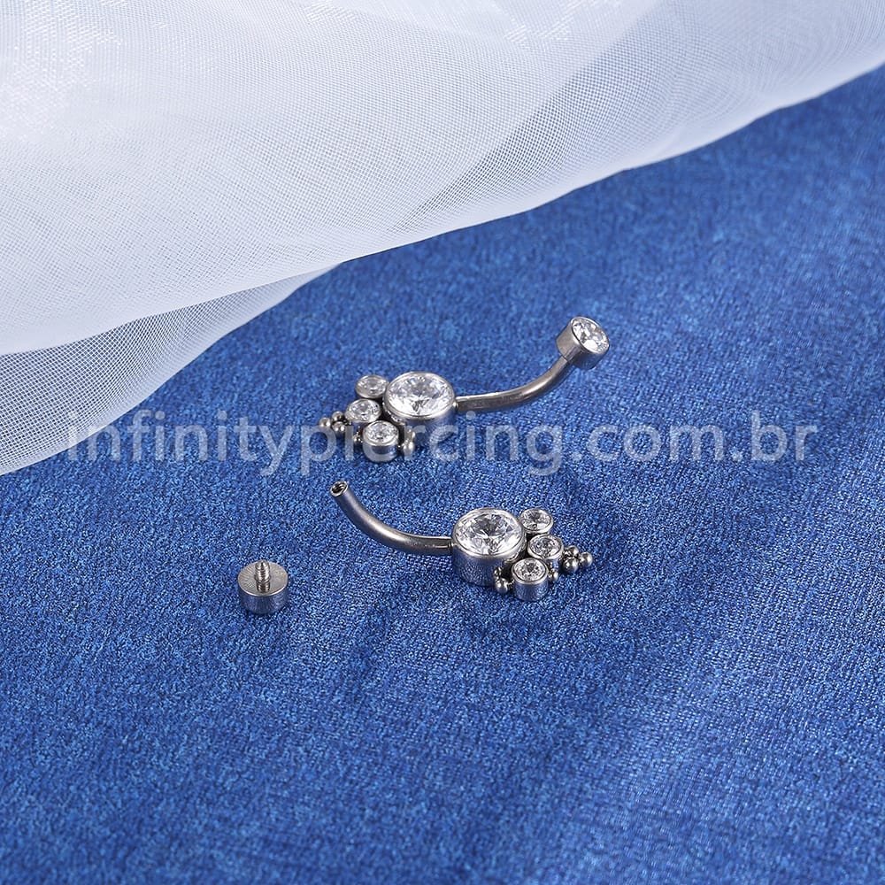 Piercing Banana Titânio 5 Pedras Indiano Zircônia