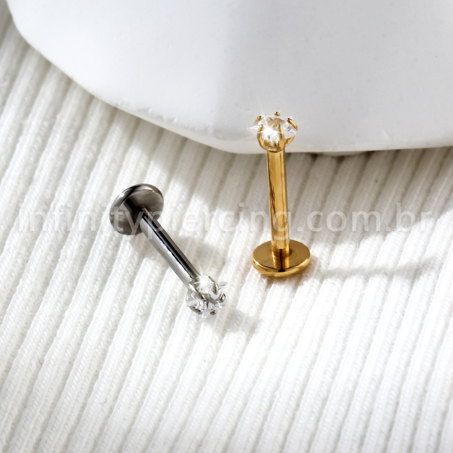 Piercing Labret Titânio Zircônia Cravejada Estrela