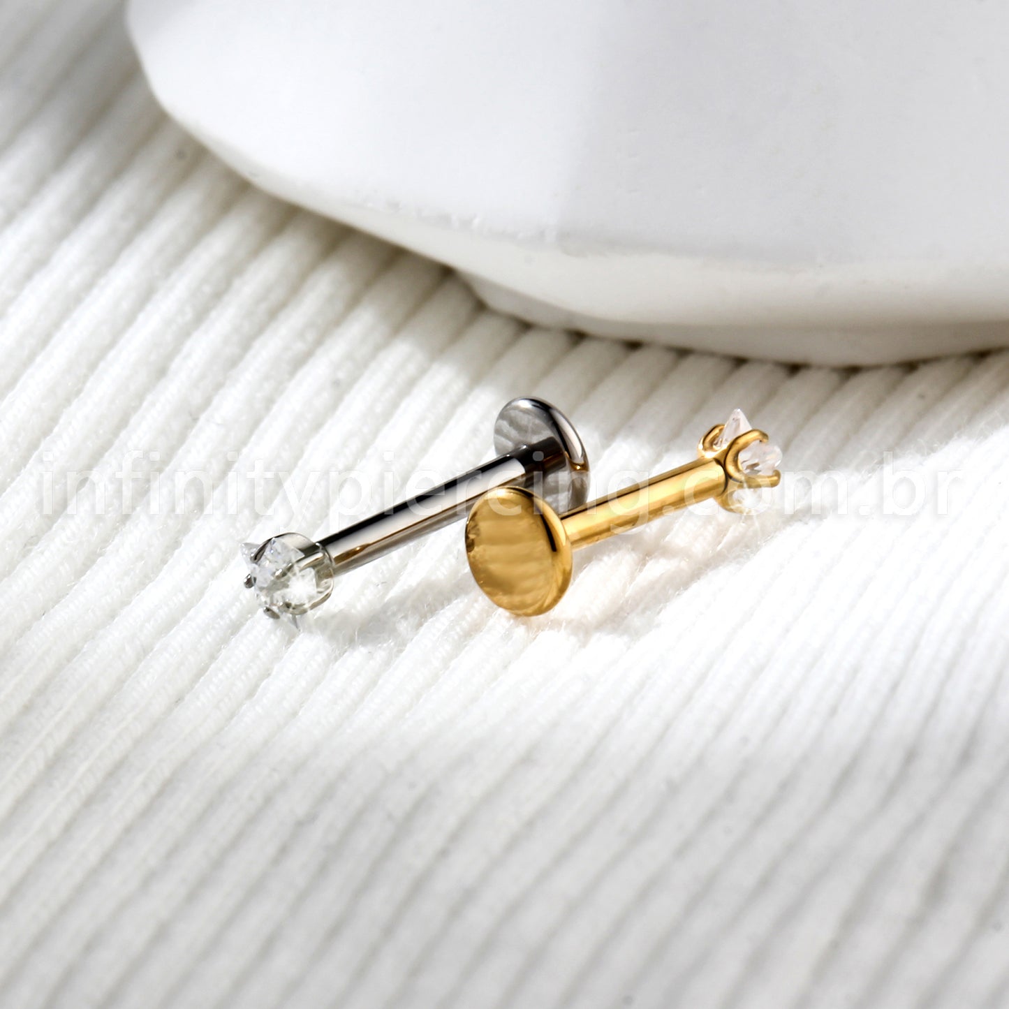 Piercing Labret Titânio Zircônia Cravejada Estrela
