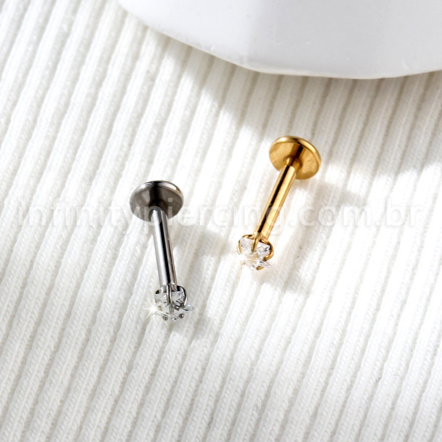 Piercing Labret Titânio Zircônia Cravejada Estrela