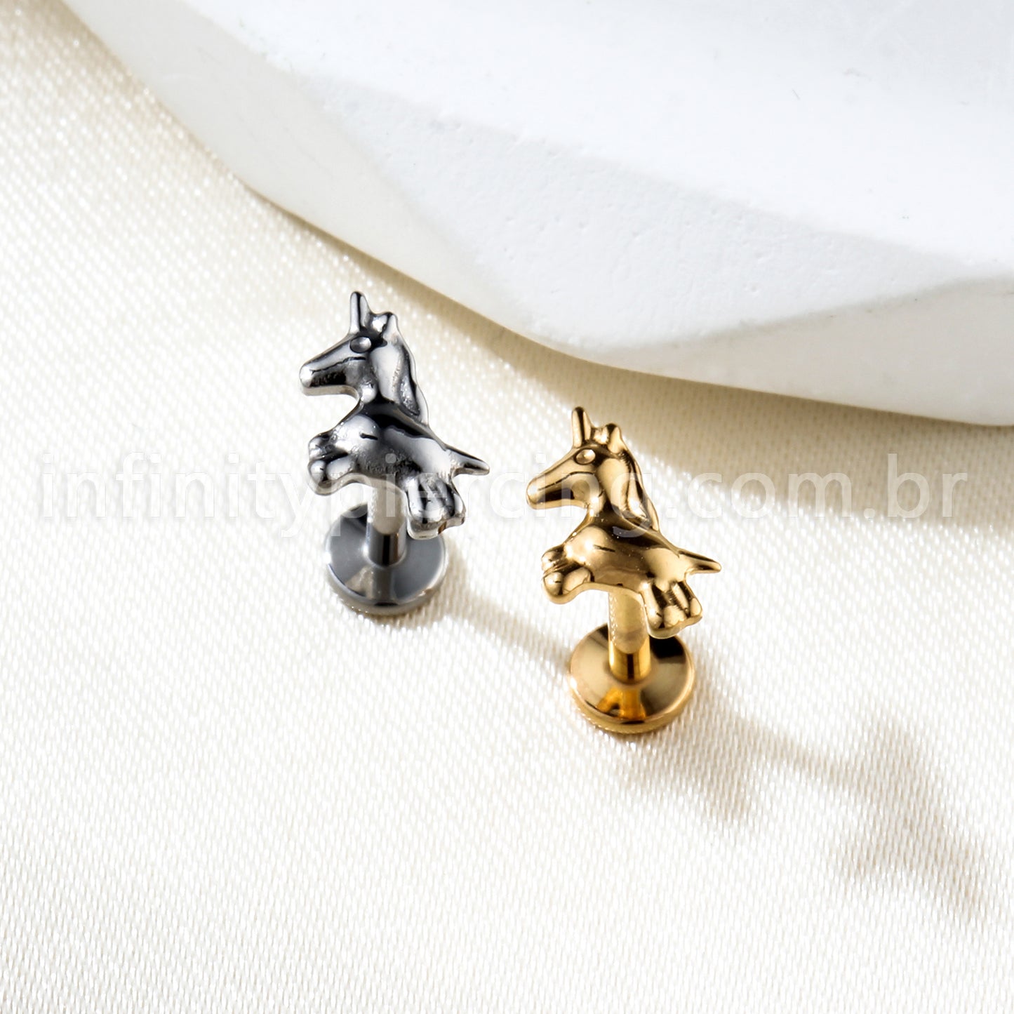 Piercing Labret Titânio Unicórnio