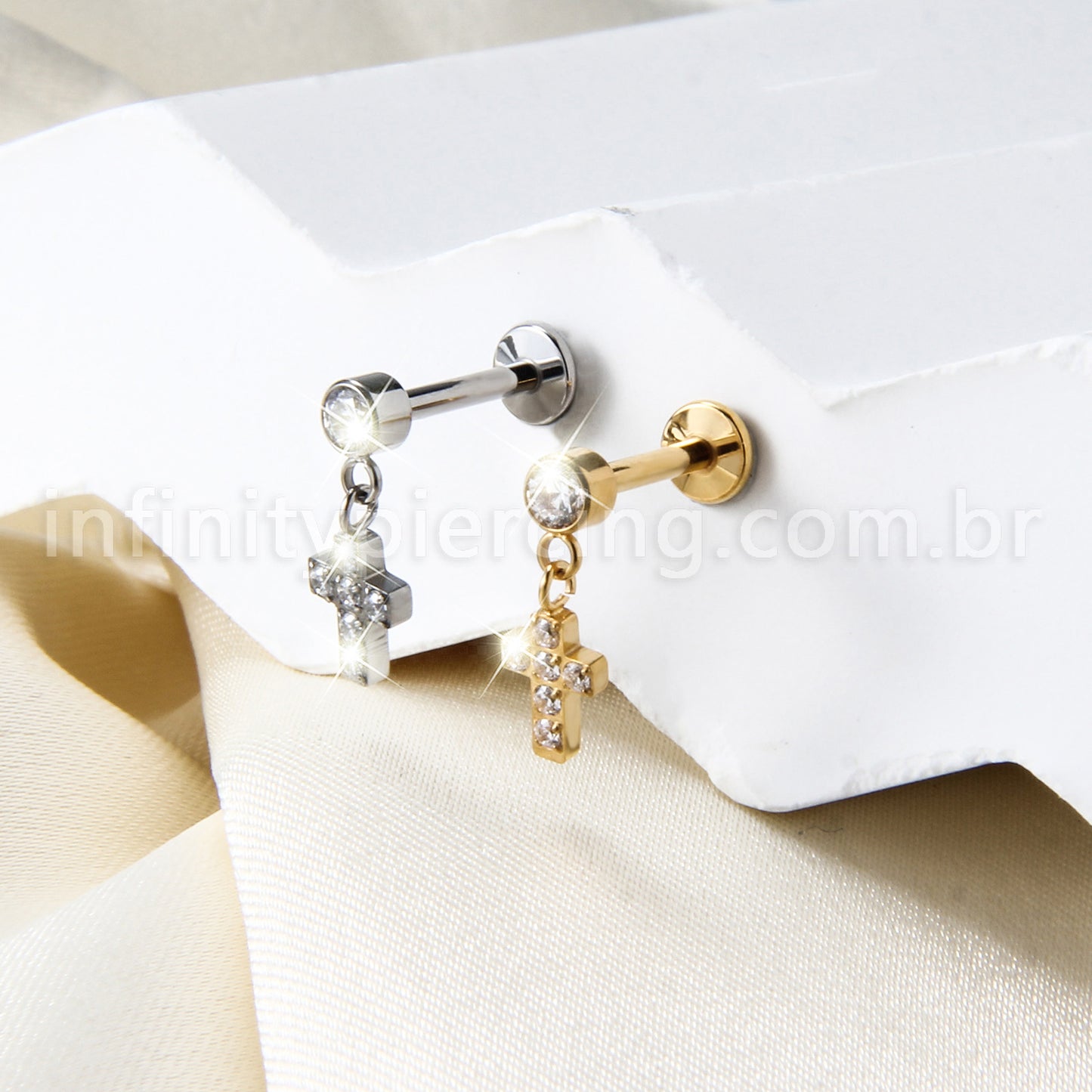 Piercing Labret Titânio Com Pingente Cruz Zircônia Cravejada