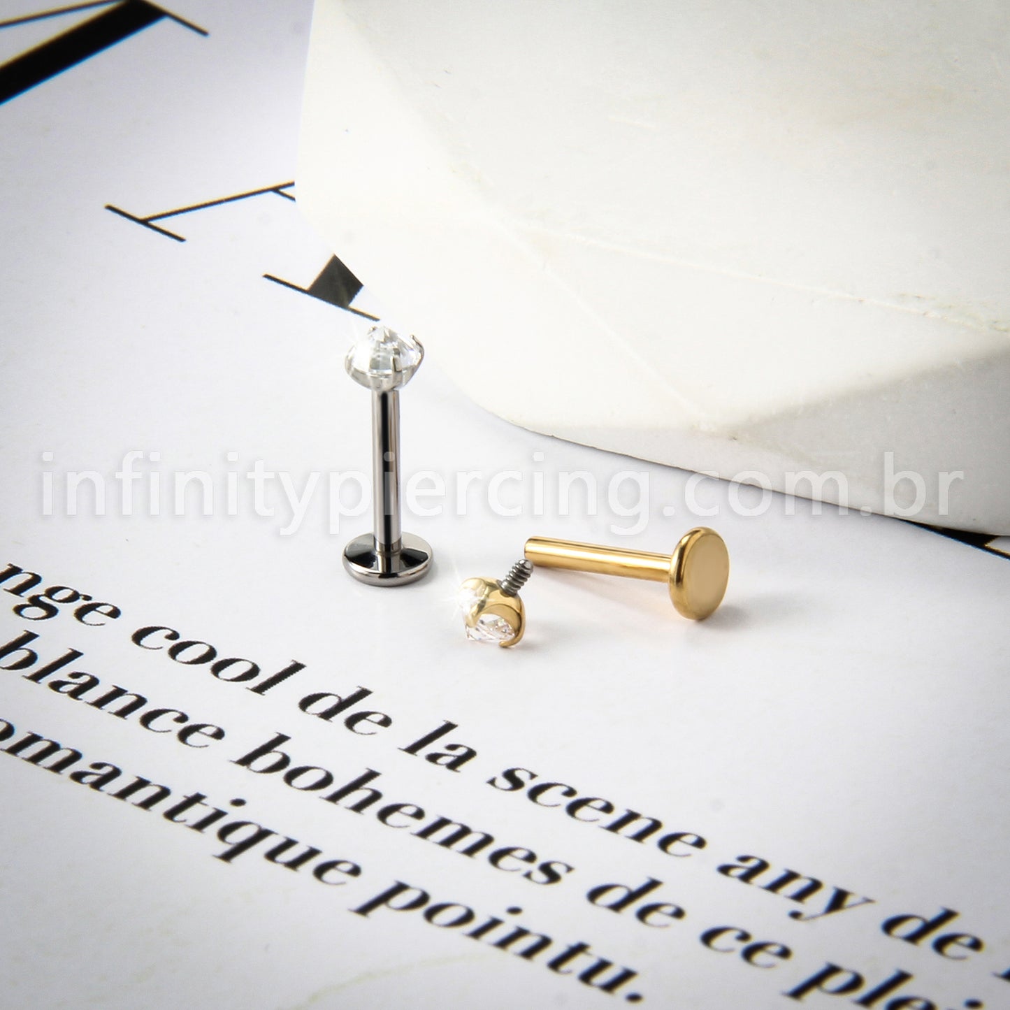 Piercing Labret Titânio Zircônia Cravejada Com Ponta